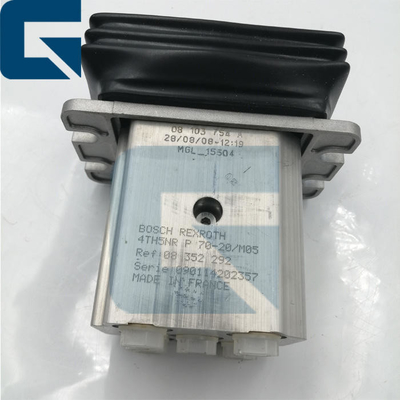 702-16-R1961 70216R1961 For PC20MR-2 PC26MR-3 Excavator Foot Pedal Valve